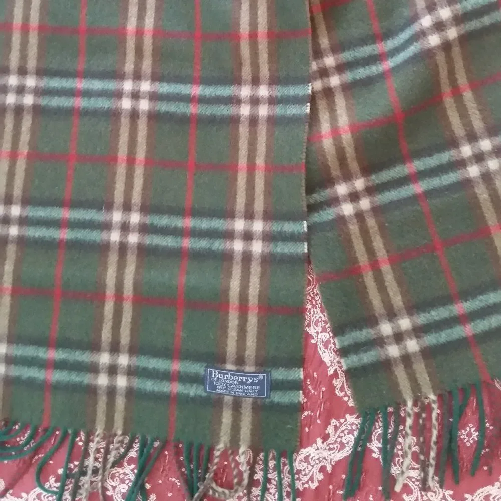 Burberry cashmere scarf unisex